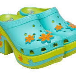 Crocs scooby doo siren